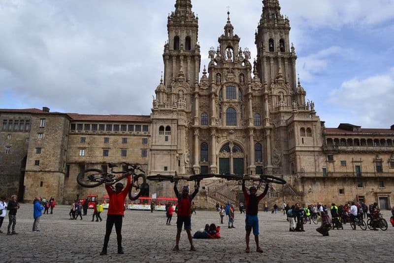 Visite auto-guidée en vélo électrique: Camino de Santiago
