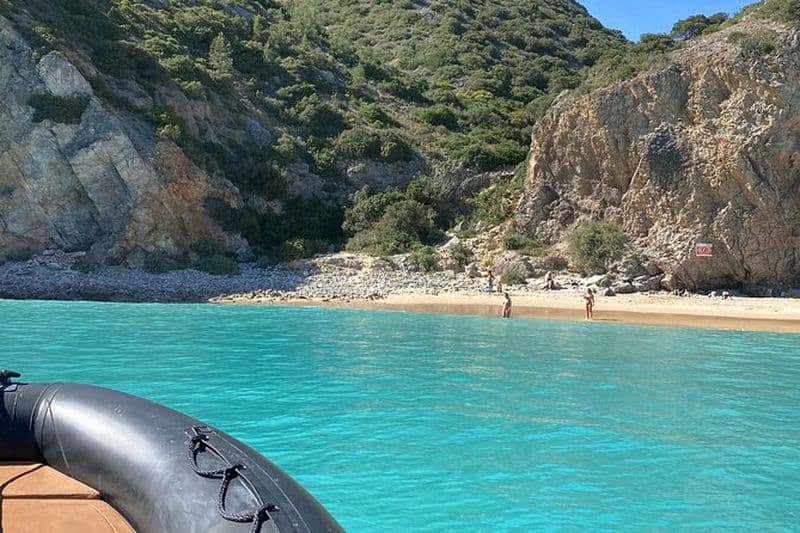 Taxi-bateau pour la plage de Ribeiro do Cavalo depuis Sesimbra