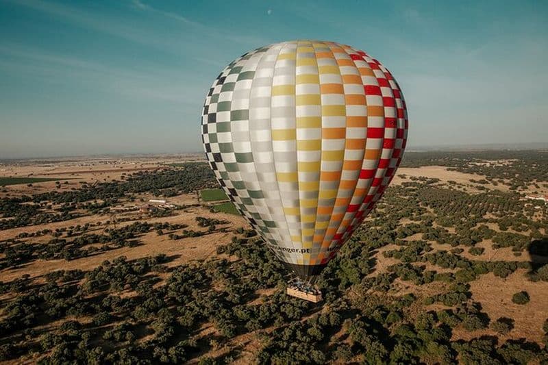 Balade en montgolfière avec toast au champagne de Monsaraz