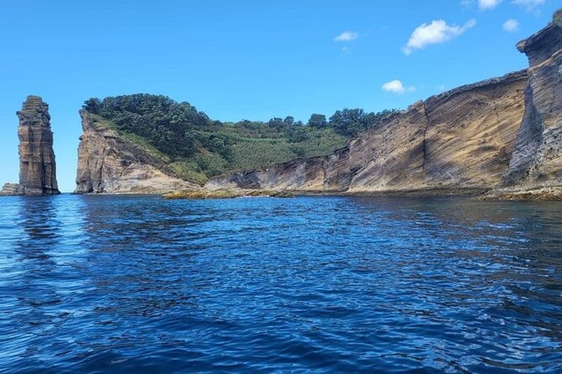 Visite de l'îlot de Vila Franca do Campo avec masque et tuba