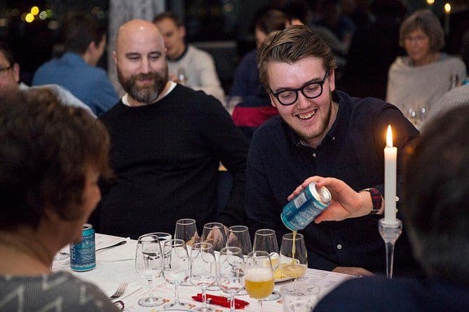 Dégustation de bière artisanale dans la vieille ville de Stockholm