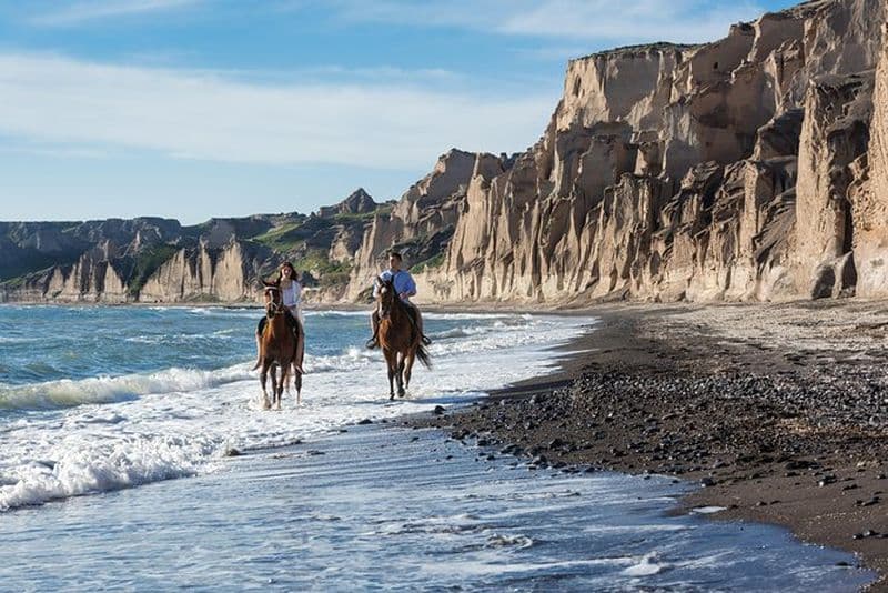 Équitation à Santorin à Black Sandy Beach