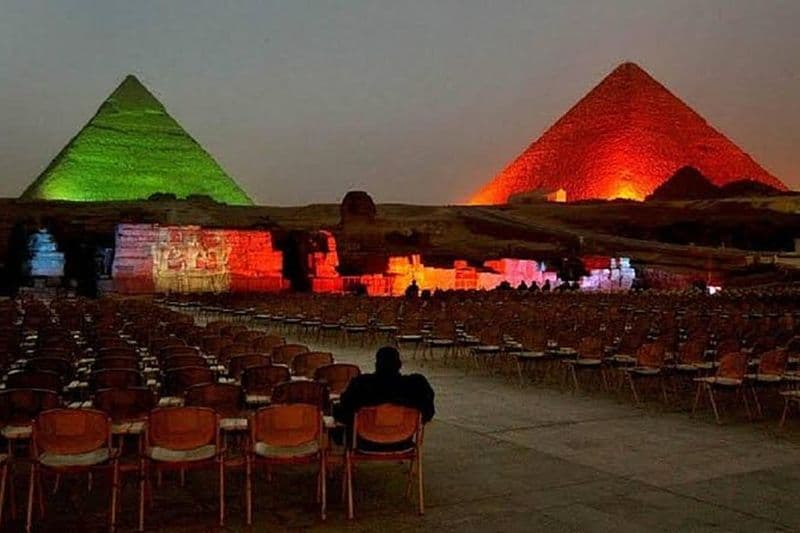 Spectacle son et lumière des pyramides de Gizeh avec dîner