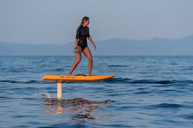 E Foil Experience Survolez l'eau à travers les célèbres canyons à fente