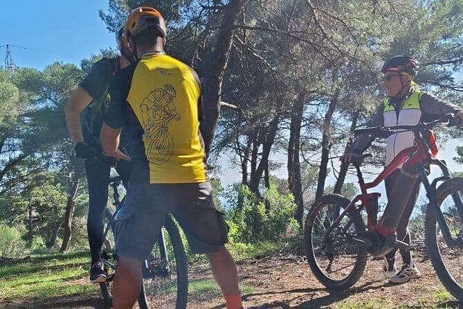 Maîtriser les pistes avec le cours de base de VTT