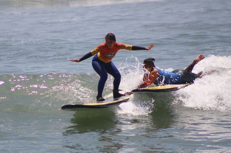 Cours de surf pour débutant à Lima, Pérou