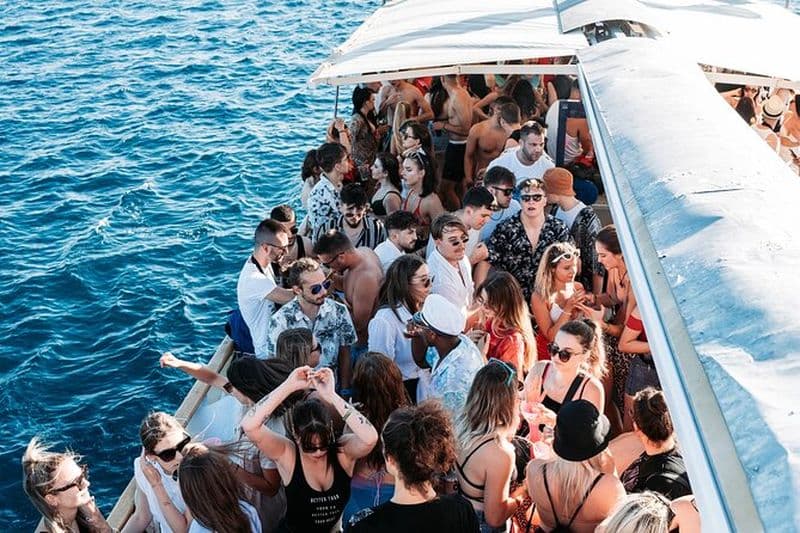 Boom Boat Party Poreč – Fête de 6 heures avec DJ, natation et afterparty