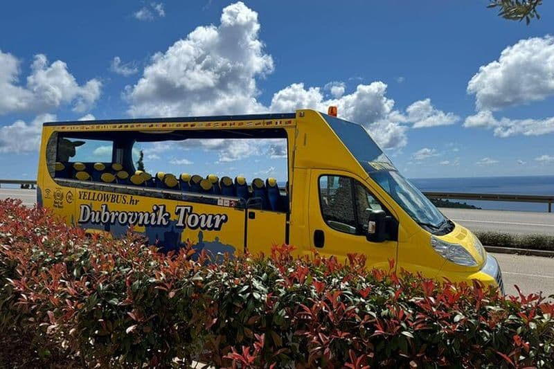 Hop-On Hop-Off Yellow Cabrio Tour: Découvrez Dubrovnik en 1h30