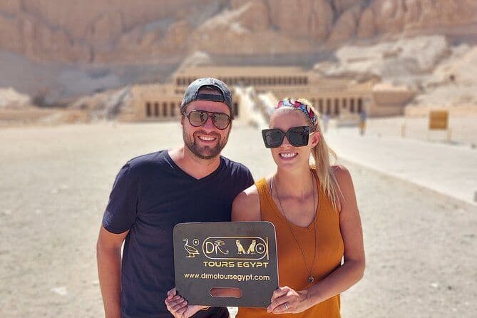 Un forfait D'Hurghada à Louxor : excursion d'une journée en montgolfière et à Louxor, déjeuner et felouque