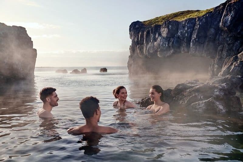 Excursion en petit groupe dans le sud de l'Islande au départ de Reykjavík avec Sky Lagoon Spa