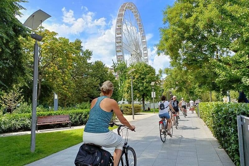 Visite à vélo et à vélo électrique de Budapest avec Goulash hongrois