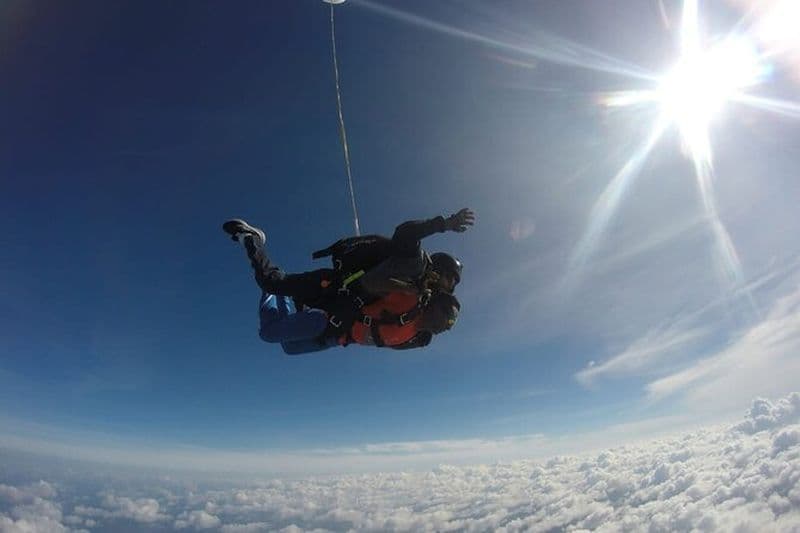 Sri Lanka : expérience de parachutisme tout compris à partir de 13 500 pieds