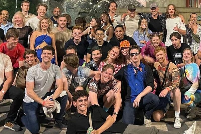 Pub Crawl Bordeaux : Boire, Rire, Rencontrer le Monde