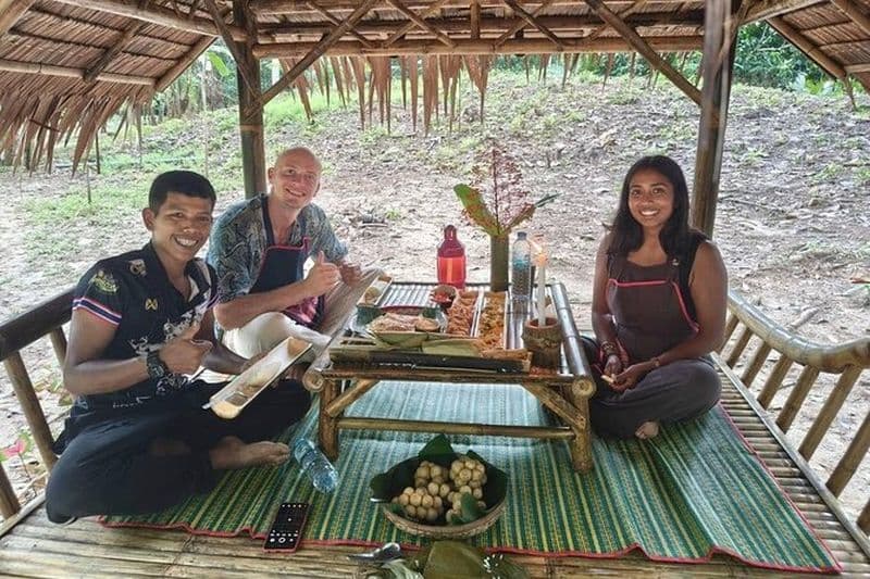 Expérience de survie de cuisson au feu en bambou de Khao Sok