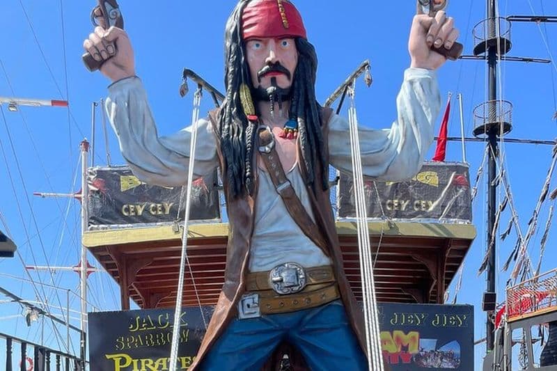 Bateau pirate Aventure Voile Baignade et Fête à Bodrum