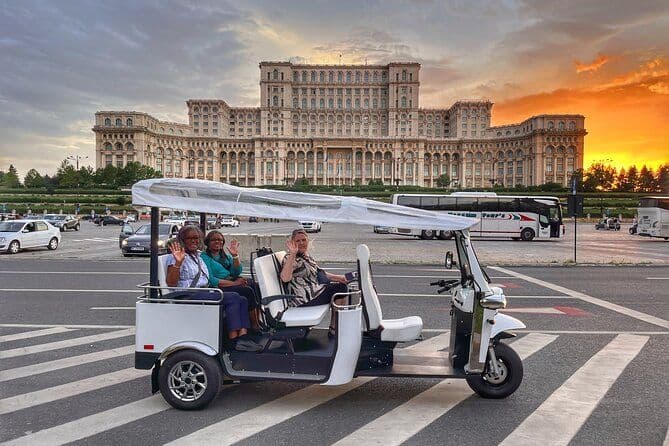 Tuk Tuk Visite guidée de Bucarest - SpecTukular!