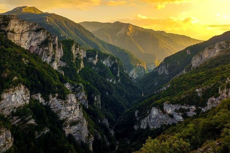 Randonnée dans le village des hauts plateaux de Lukomir