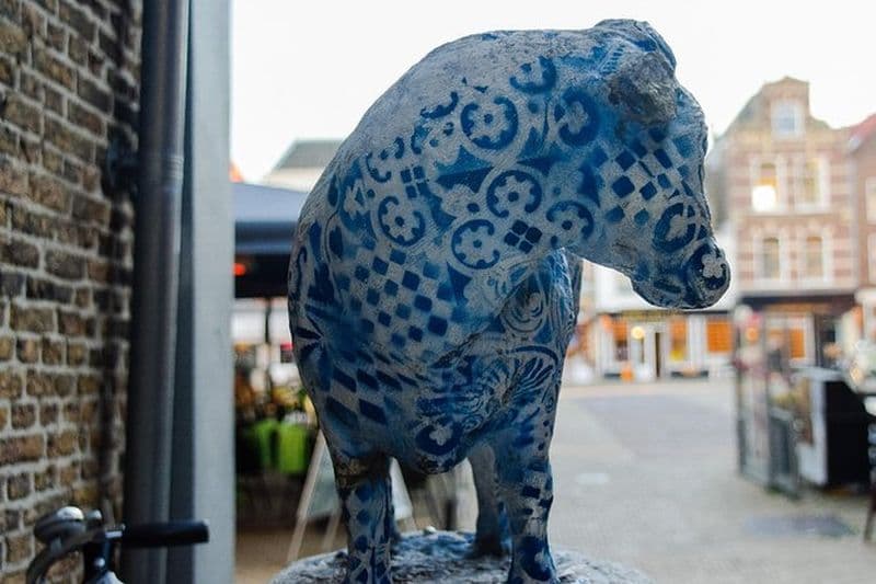 Promenade découverte amusante à Delft: ruelles secrètes et céramique bleue