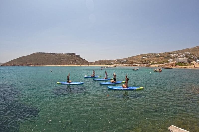 Expérience privée de SUP yoga à Panormos Beach