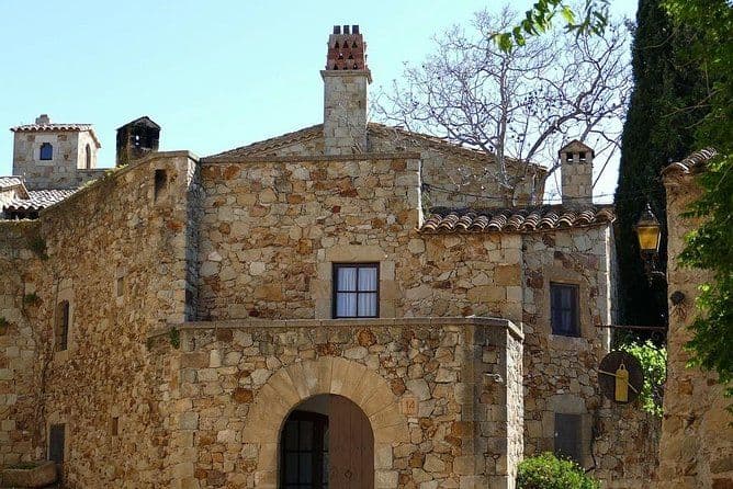 Villes Médiévales, Gérone, Vins et Costa Brava en privé