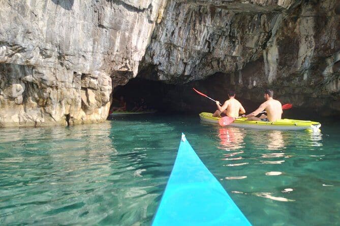Visite de la grotte Maratea Kayak