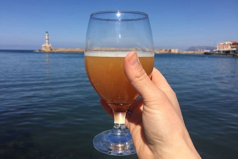 Tour de bière artisanale au coucher du soleil - Le vieux port de La Canée