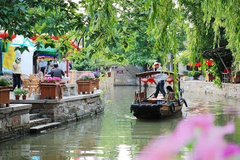 Visite privée de la ville de Shanghai et Zhujiajiao avec canotage, dégustation de thé, déjeuner
