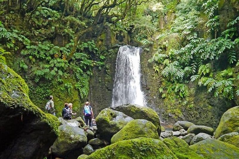Randonnée à São Miguel, dans les Açores, de Ponta Delgada à Faial da Terra
