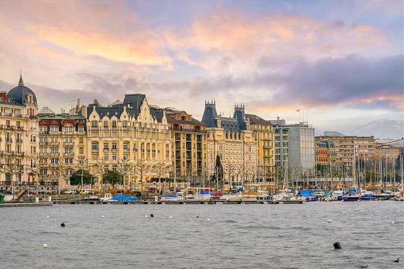 Chasse au trésor et visite autoguidée des points forts de Genève