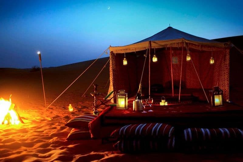 Billet Nuit au safari à Abu Dhabi, danse du ventre, balade en chameau, peinture au henné, dîner au barbecue