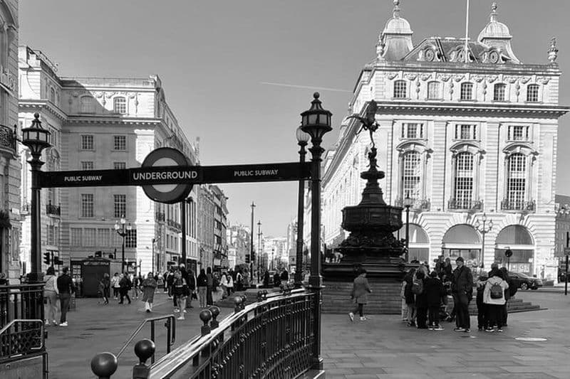 Piccadilly Circus Walking Tour