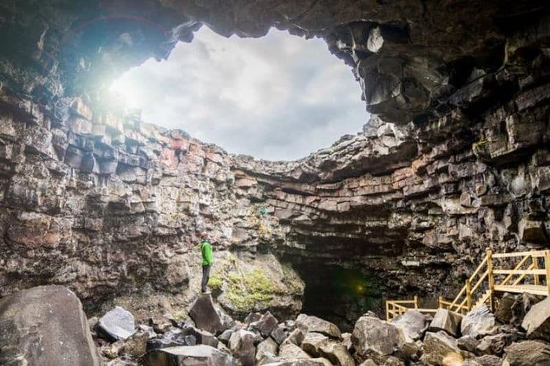 Visite privée des sagas islandaises et des grottes volcaniques