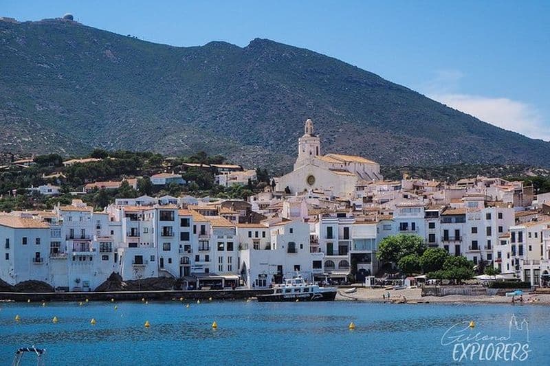 Excursion d'une journée à Cadaqués et dégustation de vins