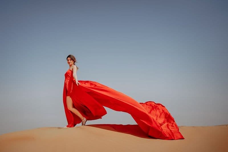 Billet Dubaï : une tenue volante avec photographie et activités passionnantes dans les dunes