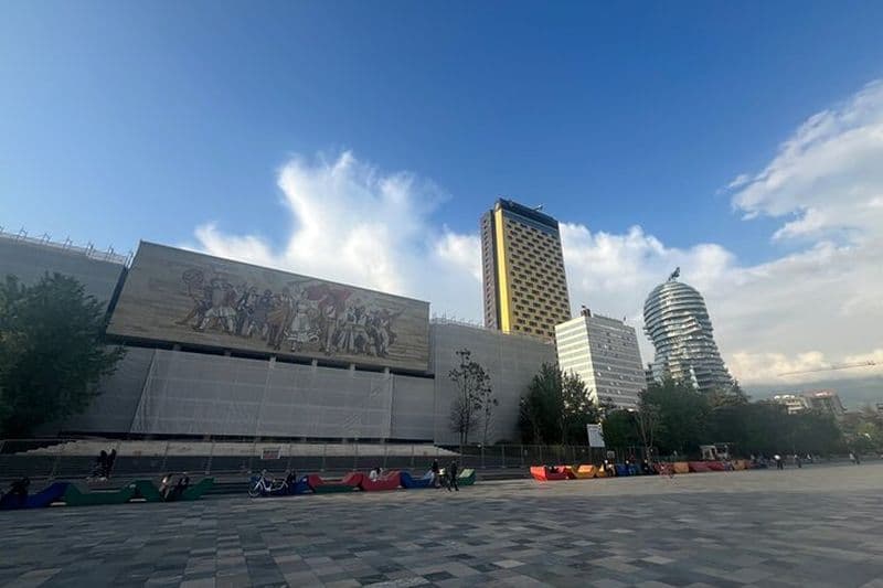 Tirana AR Chasse au trésor avec audioguide