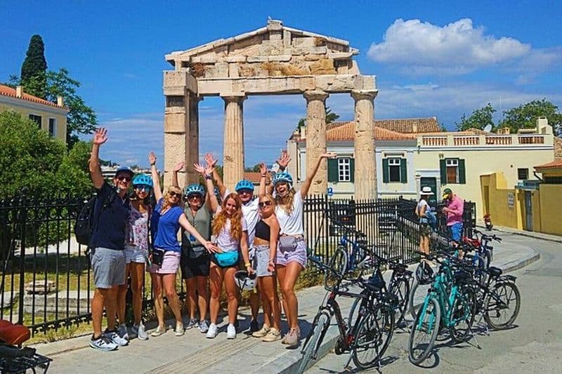 Excursion à vélo en petit groupe à Athènes avec visite facultative de l'Acropole
