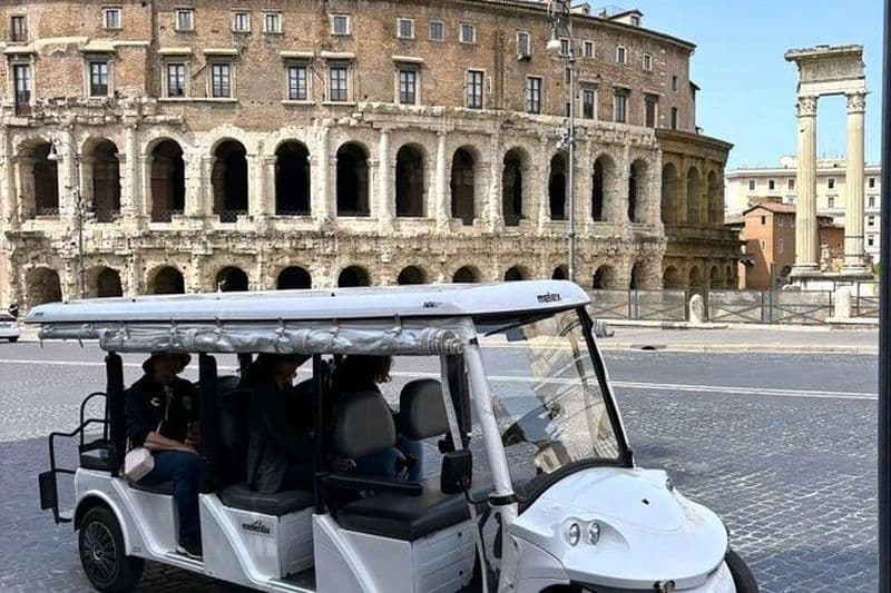 Visite privée en voiturette de golf dans la ville de Rome