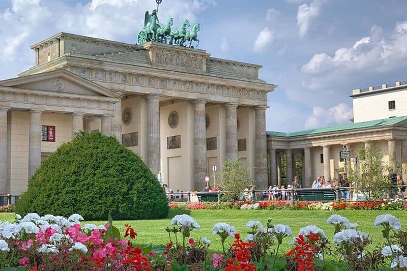 Billet Excursion privée à la carte d'une demi-journée à Berlin avec un guide et chauffeur privé
