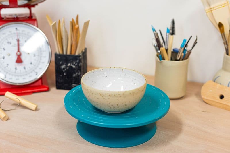 Tournez vos deux bols en céramique