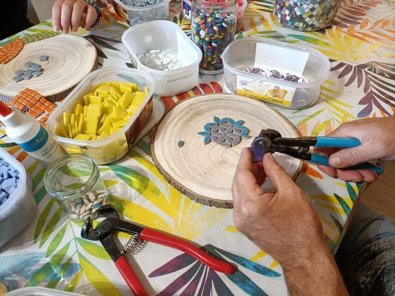 Créez votre œuvre en mosaïque en groupe