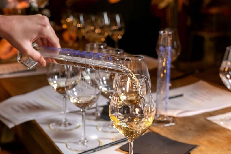 Réalisez votre cuvée de vin en groupe