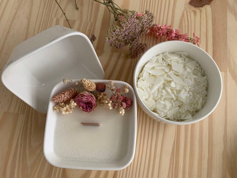 Réalisez votre bougie fleurie parfumée
