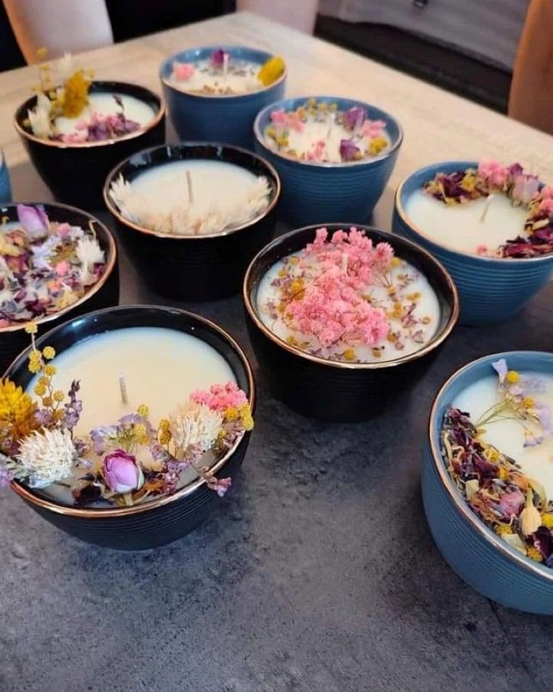 Réalisez votre bougie fleurie et suspension parfumée