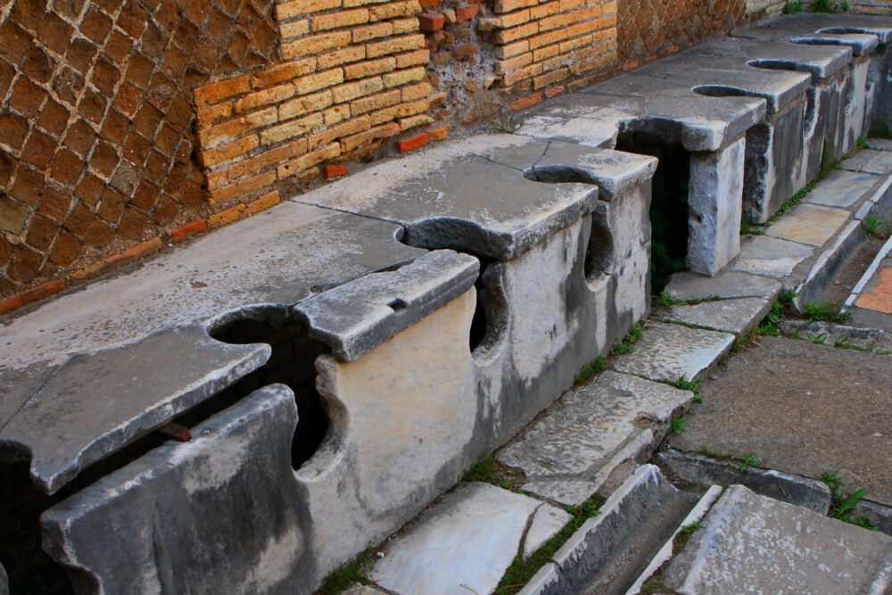 Latrine romaine d'Ostia Antica