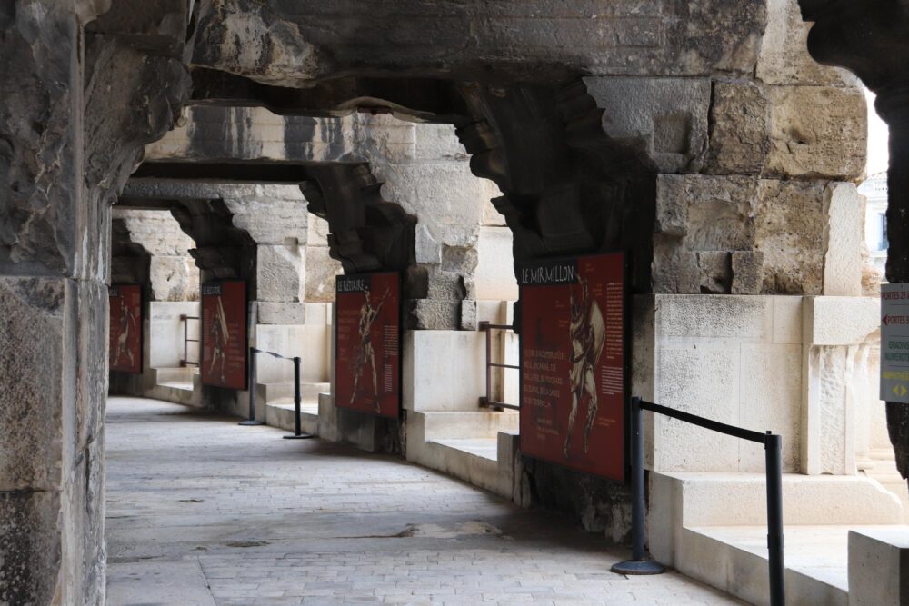 Les couloirs des arènes de Nîmes