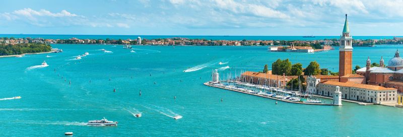 Billet Location de bateau avec skipper à Venise