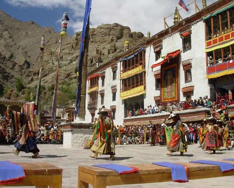 Billet Voyage vers le toit du monde : Exploration de la mystique du Ladakh