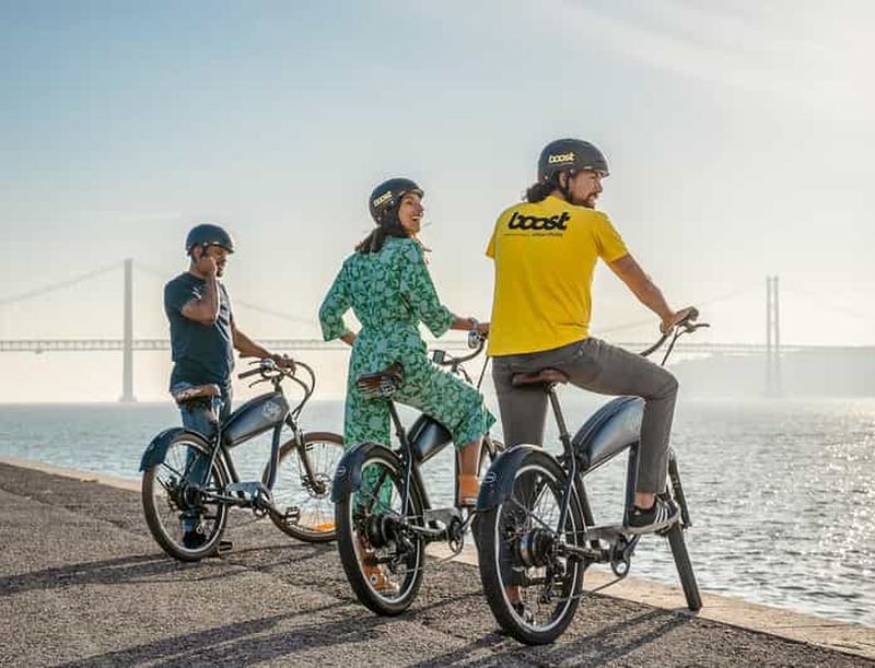 Billet Lisbonne : visite en vélo électrique le long du fleuve jusqu'à Belém