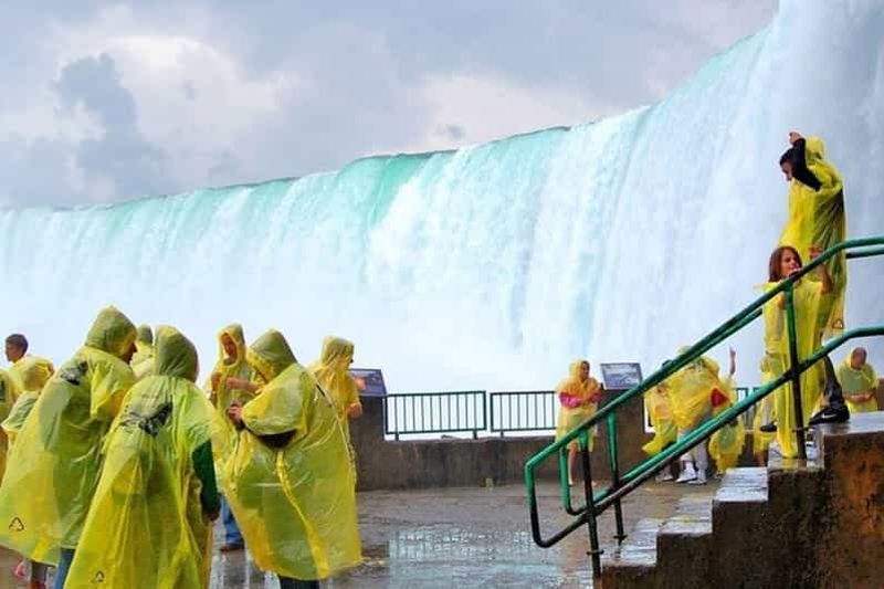 Billet Excursion d'une journée aux chutes du Niagara avec promenade en bateau et visite derrière les chutes