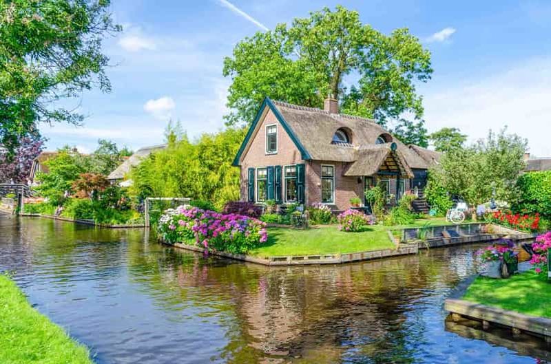Billet Au départ d'Amsterdam : Tour privé à Giethoorn avec bateau privé.